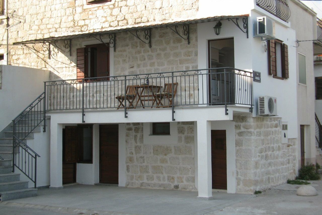 Apartment Noa Kastel Kambelovac ภายนอก รูปภาพ
